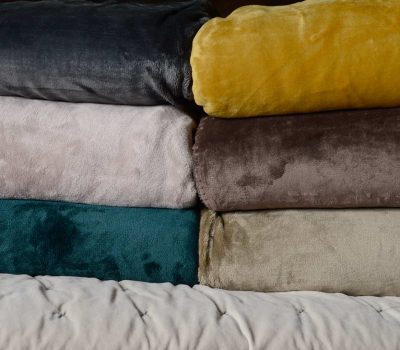 cosy-velvet-look-throws-2021